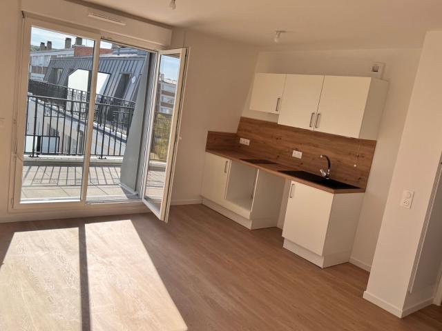 Location appartement, m² T 2 à Livry Gargan, 904 €