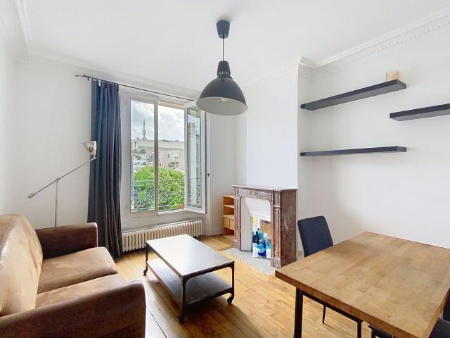 Location appartement, m² T 2 à Paris 18, 1 095 €