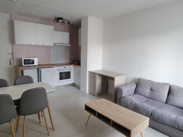 Location appartement, m² T 2 à Pau, 635 €