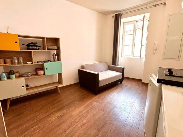 Location appartement, m² T 2 à Périgueux, 380 €