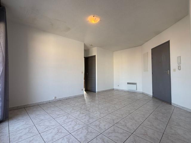 Location appartement, m² T 2 à Perpignan, 620 €