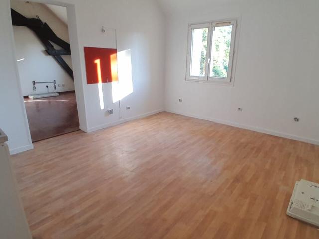 Location appartement, m² T 2 à Perthes, 703 €