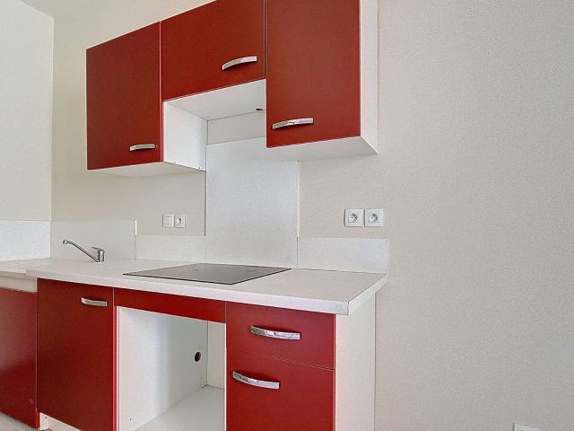 Location appartement, m² T 2 à Prades, 490 €