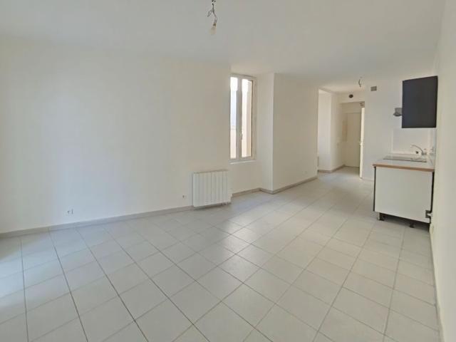 Location appartement, m² T 2 à Romans sur Isère, 515 €