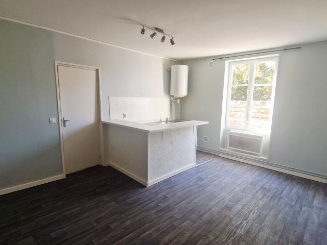 Location appartement, m² T 2 à Rozay en Brie, 598 €