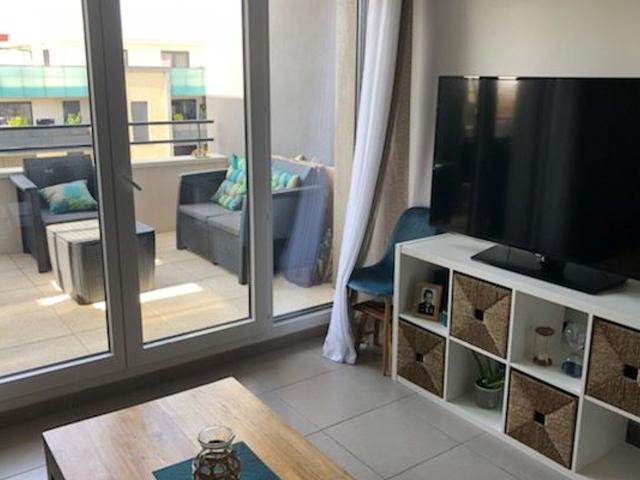 Location appartement, m² T 2 à Saint Brès, 751 €