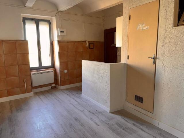 Location appartement, m² T 2 à Saint Julien de Cassagnas, 430 €