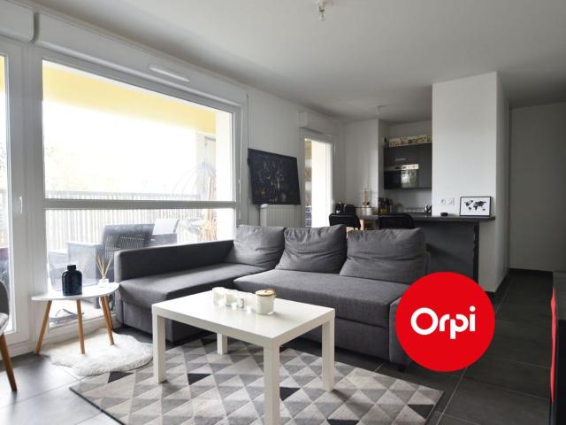 Location appartement, m² T 2 à Saint Priest, 838 €