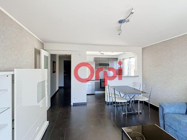 Location appartement, m² T 2 à Sainte Maxime, 970 €