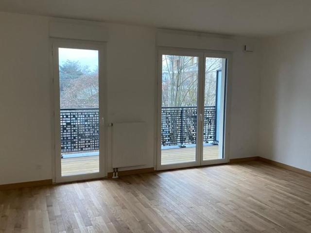 Location appartement, m² T 2 à Sceaux, 1 700 €
