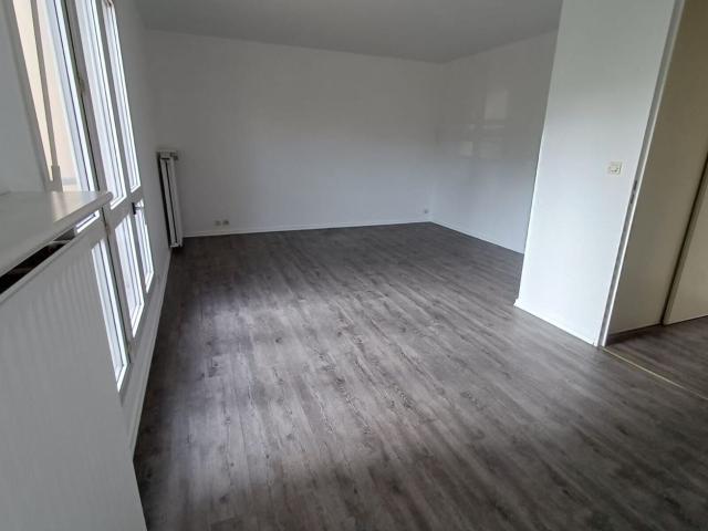 Location appartement, m² T 2 à Torcy, 970 €