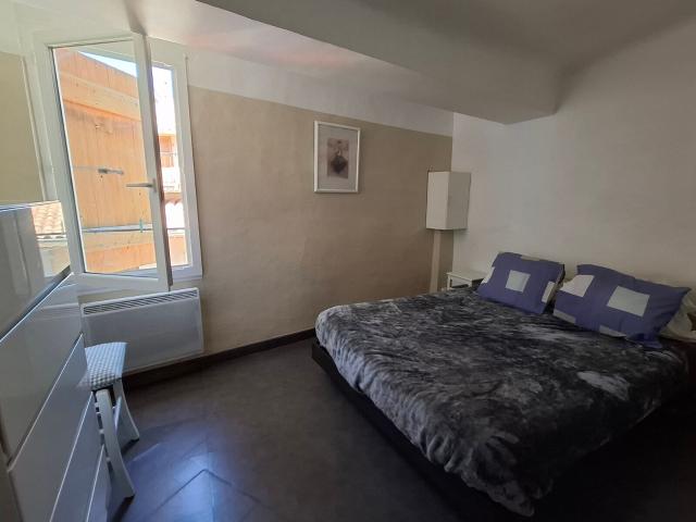 Location appartement, m² T 2 à Valensole, 530 €