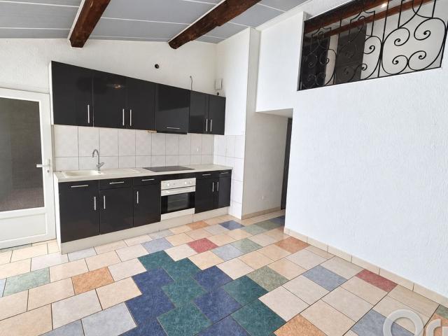 Location appartement, m² T 2 à Vias, 650 €