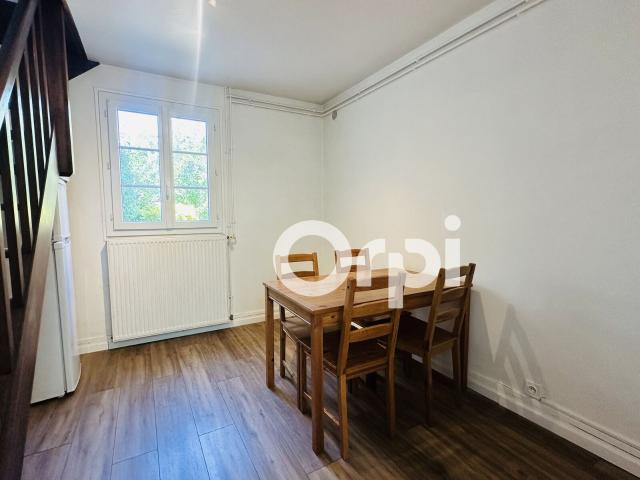 Location appartement, m² T 2 à Villeneuve Saint Germain, 455 €
