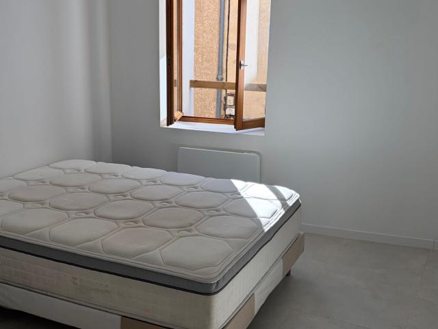 Location appartement, m² T 2 à Vinon sur Verdon, 750 €