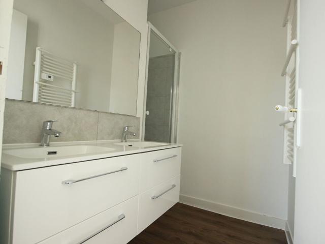 Location appartement, m² T 4 à Oloron Sainte Marie, 700 €