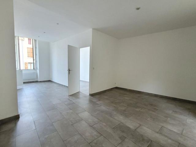 Location appartement, m² T 4 à Coursan, 690 €