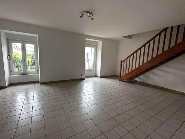 Location appartement, m² T 4 à Joyeuse, 617 €
