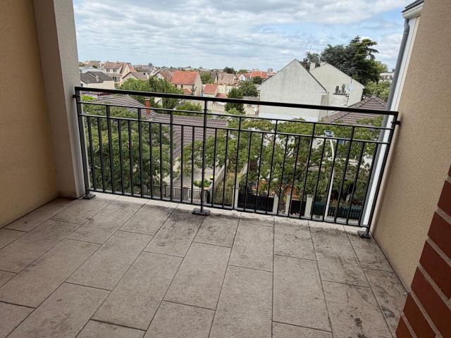 Location appartement, m² T 4 à Le Blanc Mesnil, 1 500 €