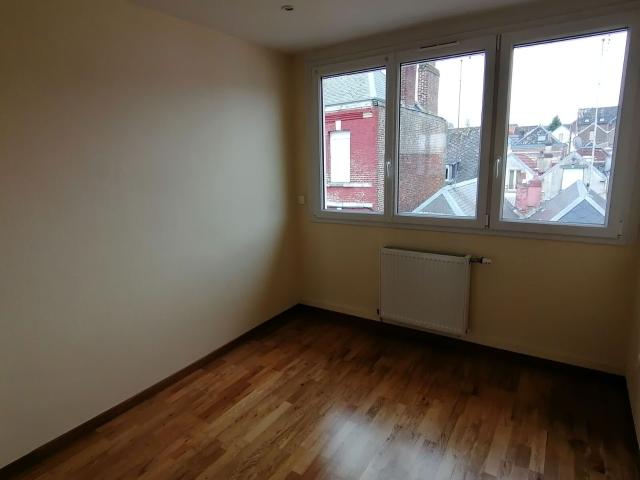 Location appartement, m² T 4 à Saint Quentin, 750 €