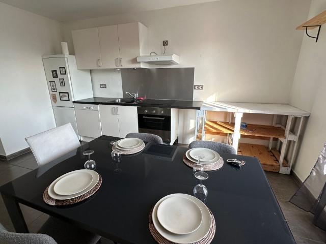 Location appartement, m² T 4 à Salavas, 695 €