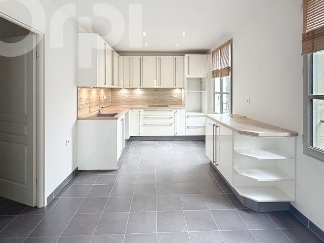 Location appartement, m² T 4 à Senlis, 2 100 €