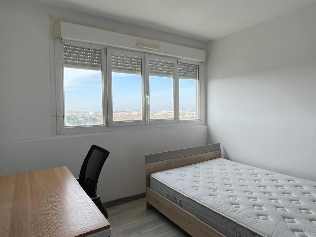 Location appartement, m² T 5 à Mérignac, 400 €