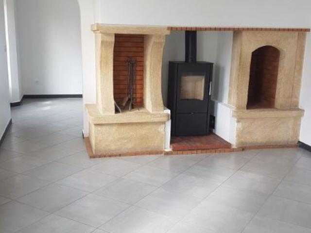 Location appartement, m² T 5 à Latrille, 827 €