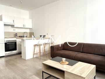 Location appartement Marseille 1er Arr. 2 pièces 45m² 890€
