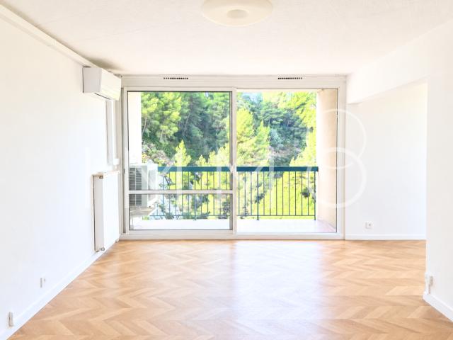 Location appartement Marseille 4 pièces 104m² 1990€