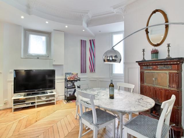 Location Appartement Meublé 3 pièces 70 m² St Lazare 75008 Paris 208027