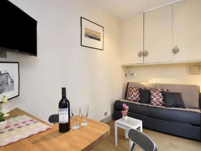 Location Appartement Meublé 1 pièce 12 m² Vendôme Tuileries 75001 Paris S01168