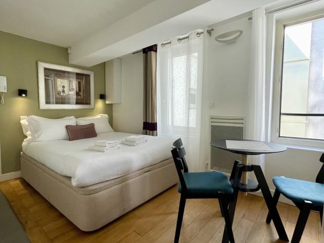Location Appartement Meublé 1 pièce 15 m² Montorgueil 75002 Paris S02434