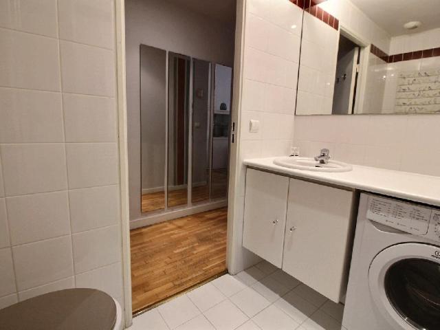 Location Appartement Meublé 1 pièce 25 m² Champs Elysées Etoile 75008 Paris S08054