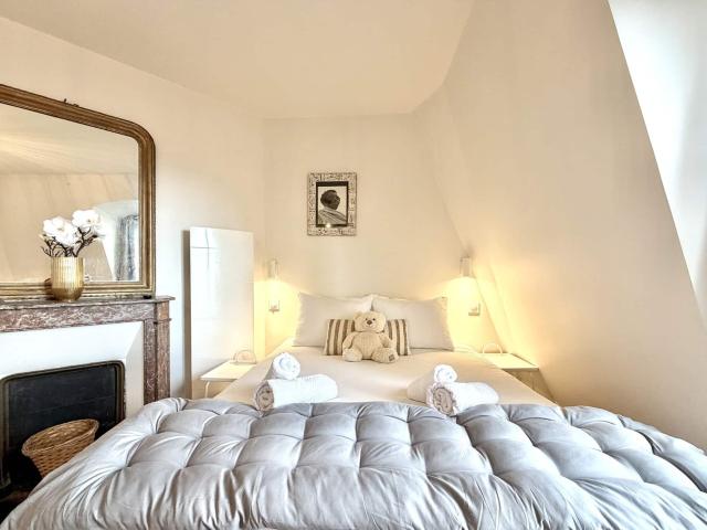 Location Appartement Meublé 1 pièce 25 m² Port Royal 75005 Paris S05006