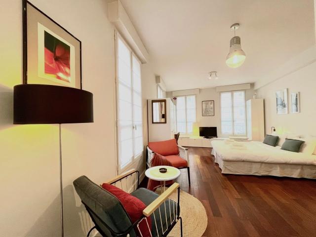 Location Appartement Meublé 1 pièce 31 m² Châtelet Les Halles 75001 Paris S01408