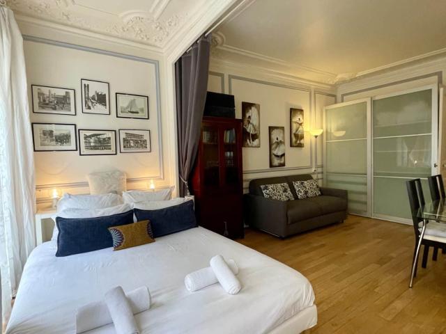 Location Appartement Meublé 1 pièce 37 m² Bourse 75002 Paris S02336