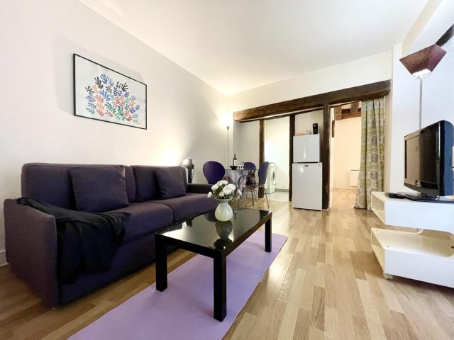 Location Appartement Meublé 1 pièce 35 m² Sentier Bonne Nouvelle 75002 Paris S02402