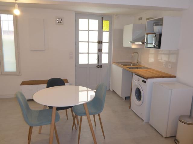 LOCATION APPARTEMENT MEUBLÉ 1 PIECE MONTPELLIER ECUSSON