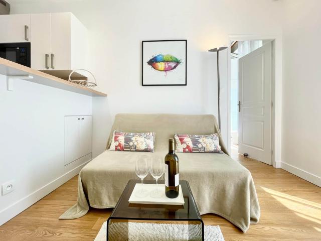 Location Appartement Meublé 2 pièces 25 m² Grands Boulevards Lafayette 75009 Paris 109116