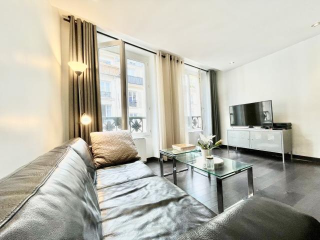 Location Appartement Meublé 2 pièces 35 m² Montorgueil 75002 Paris 102002