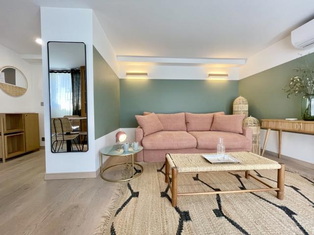 Location Appartement Meublé 2 pièces 39 m² Montmartre Pigalle 75018 Paris 118934