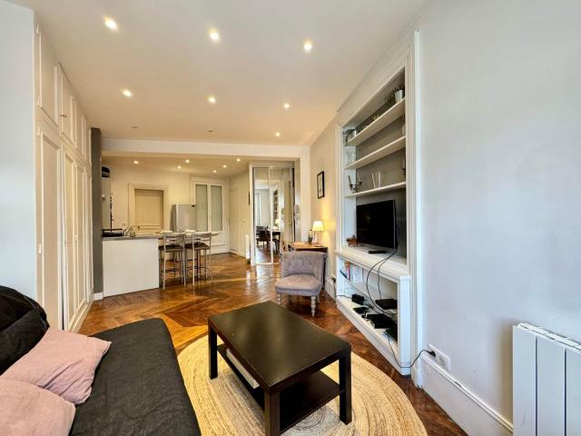Location Appartement Meublé 2 pièces 40 m² Île de la Cité Île Saint Louis 75004 Paris 104525