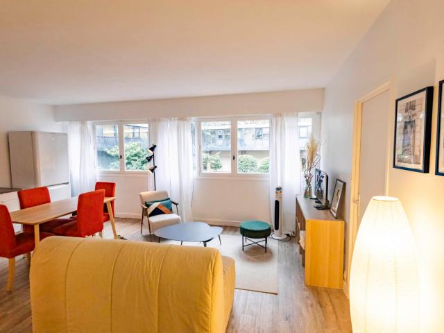 Location Appartement Meublé 2 pièces 40 m² Porte de Versailles Javel Convention 75015 Paris 115380