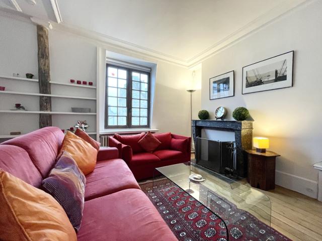 Location Appartement Meublé 2 pièces 41 m² St Paul 75004 Paris 104318