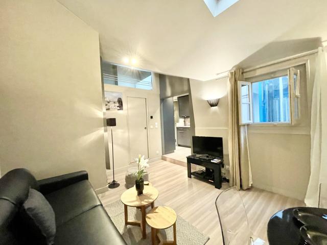 Location Appartement Meublé 2 pièces 42 m² Elysées Madeleine 75008 Paris 108055