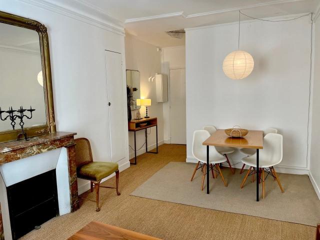 Location Appartement Meublé 2 pièces 42 m² Martyrs Saint Georges Trinité 75009 Paris 109175