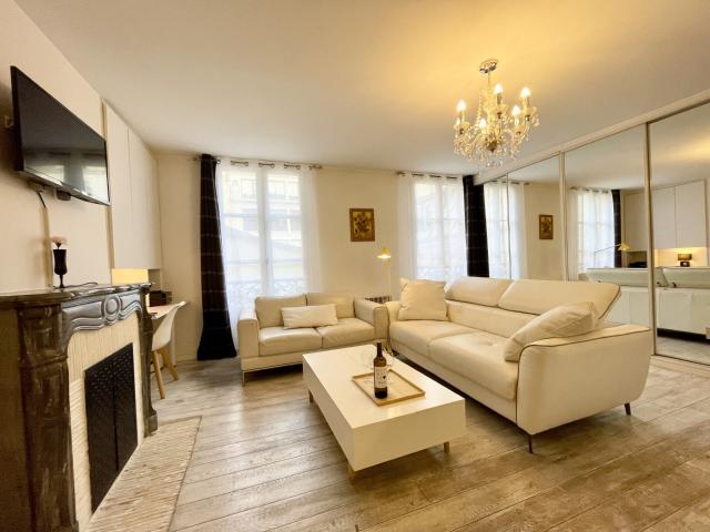 Location Appartement Meublé 2 pièces 44 m² Champs Elysées Etoile 75008 Paris 108332