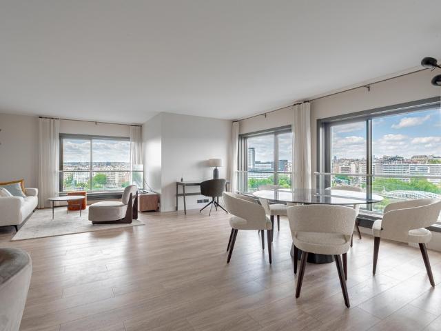 Location appartement meublé de 131 m2 quai de Grenelle à Paris