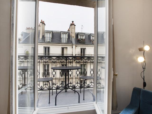 Location appartement meublé de 33 m2 rue Rochebrune à Paris
